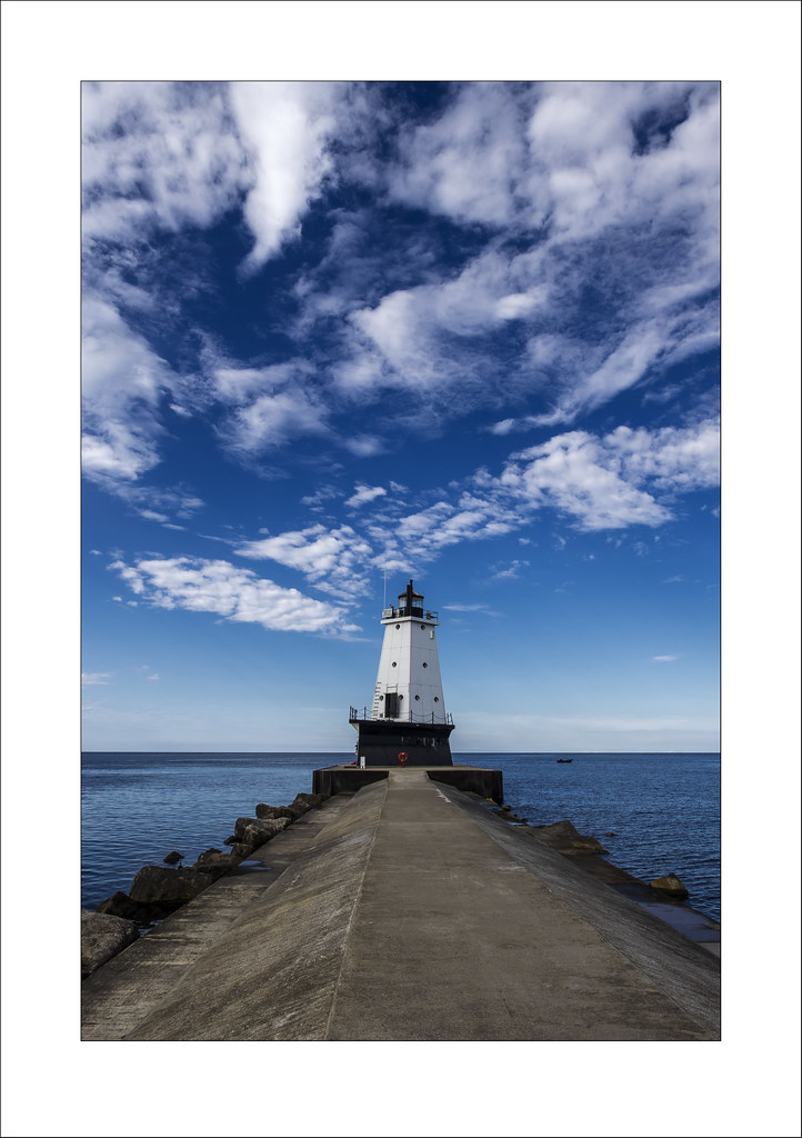 Ludington Lighthouse | OLYMPUS DIGITAL CAMERA | Daniel L | Flickr