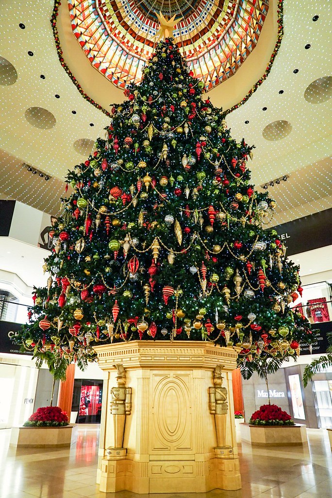 South Coast Plaza Christmas tree, Teddy S
