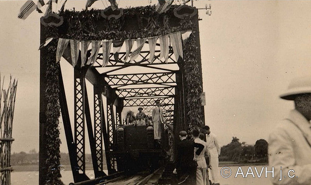AP1846-Morin-Husson Hué, 1948 – Inauguration du pont de chemin de fer restauré