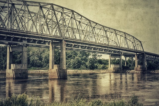 SUGAR CREEK CROSSING @ Missouri River
