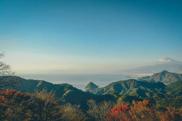 從葛城山空中花園眺望富士山與駿河灣,中央的島嶼為淡島   DSC_7436