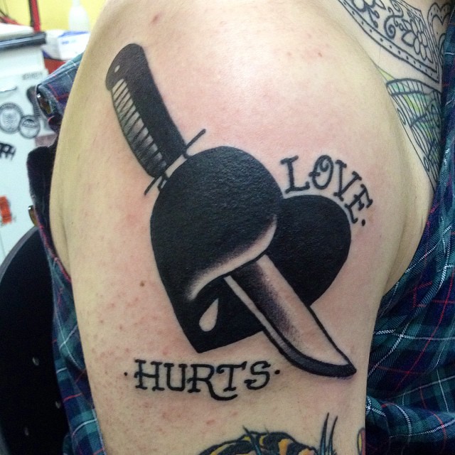 Love Hurts de mi panita @_estebandido__ ❤️ #lovehurts #tra… | Flickr