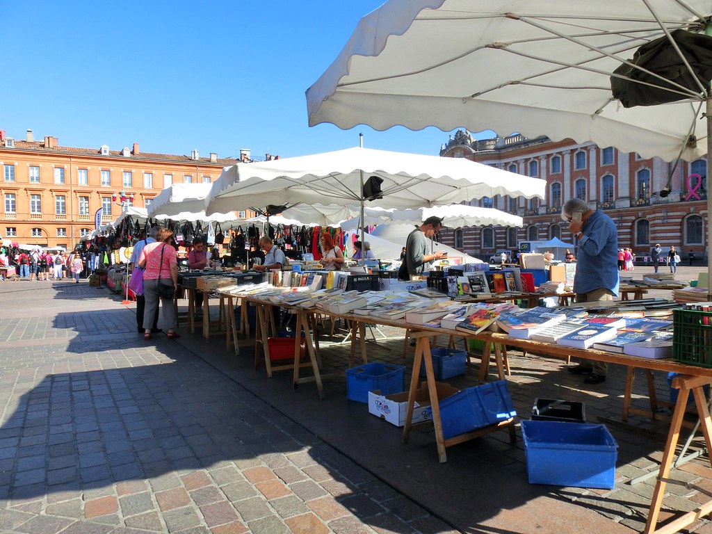 Market on the Place du Capitole in Toulouse | Garry Foster | Flickr