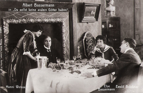 Albert Bassermann, Hanni Weisse, Else Bassermann and Ewald Brückner in Du sollst keine anderen Götter haben (1917)