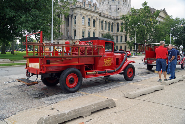 1929 Chevrolet/Howe Fire Apparatus Company Ladder Truck (2 of 2)