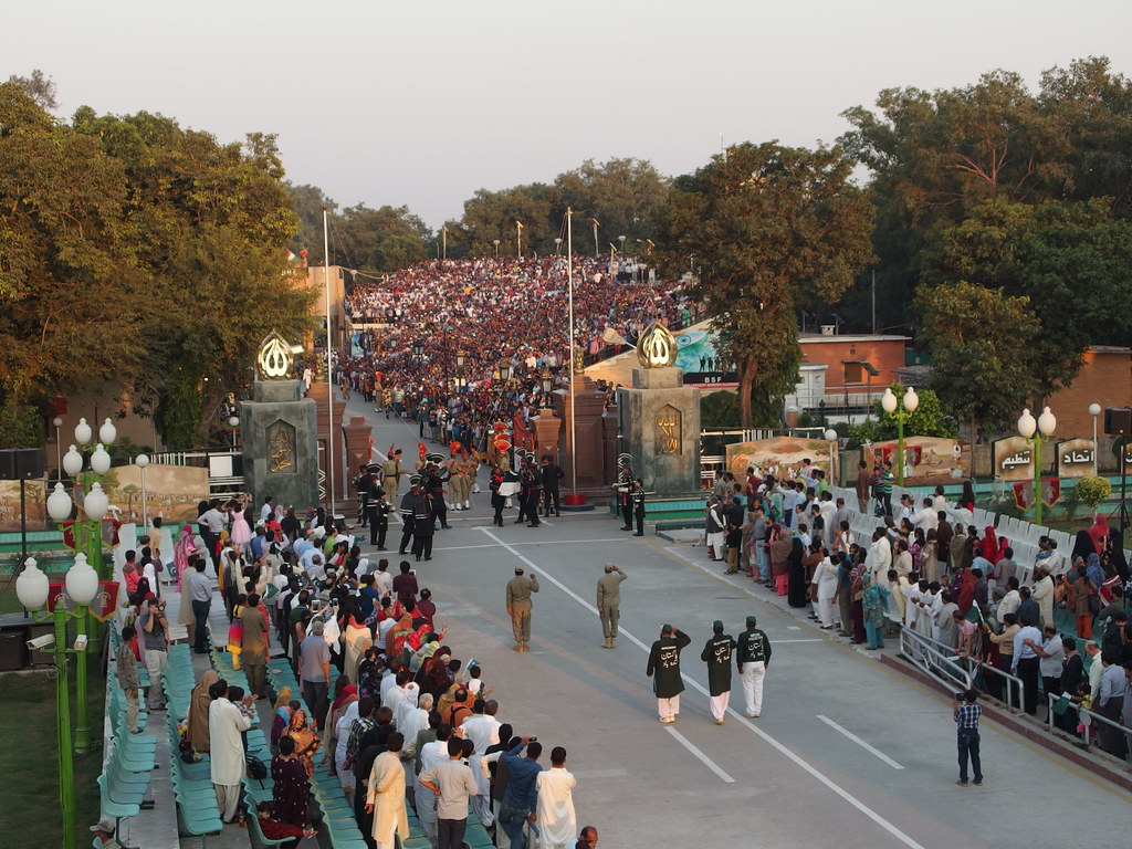 Lowering of the flag" ceremony @ Wagah Border @ Pakistan | Flickr