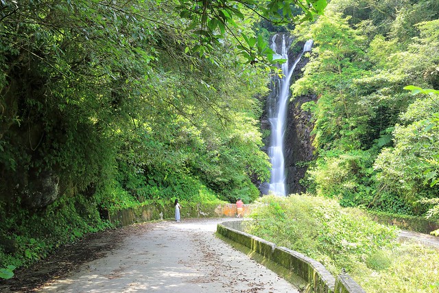 觀瀑  ~ Waterfall   in a mysterious forest with  lavish greenery  @ Tonghou Forest Trail , Wulai 烏來，桶后林道~