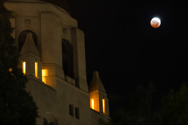 Blood Moon eclipse near Hoover Tower
