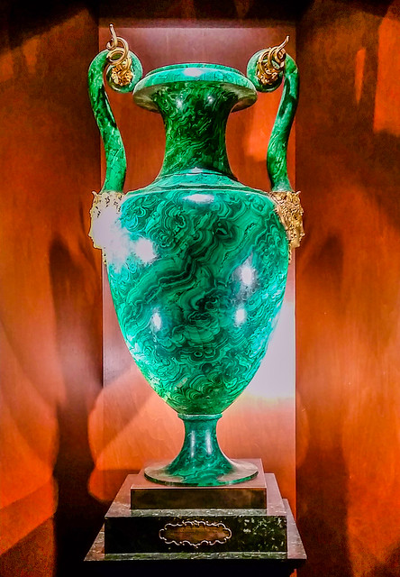 HMNS Green Vase  (Malachite Vase)