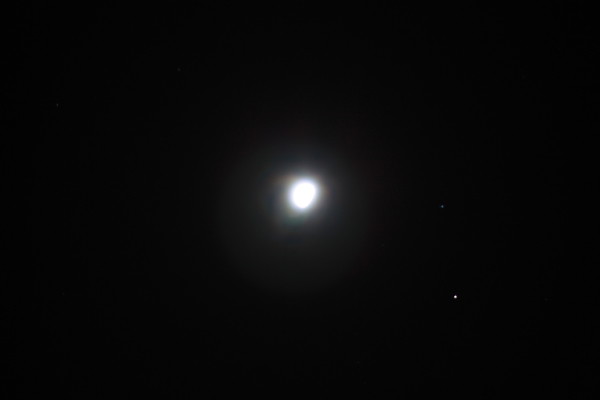 Close up of the Moon in conjuction with Mars and Zubelgenubi in Libra