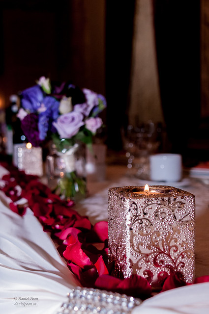 candles on the wedding banquet table