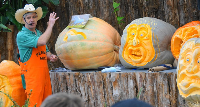 DSC07214 Pumpkin Carving Artist