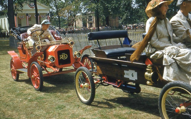 1906 Reo roadster / 1902 Buckboard/ Old Car Festival 1954
