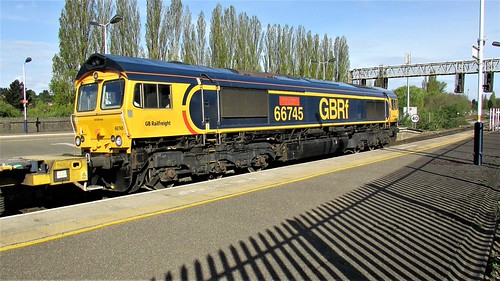 66745 | Kettering station 16/04/17 | 398merlin | Flickr