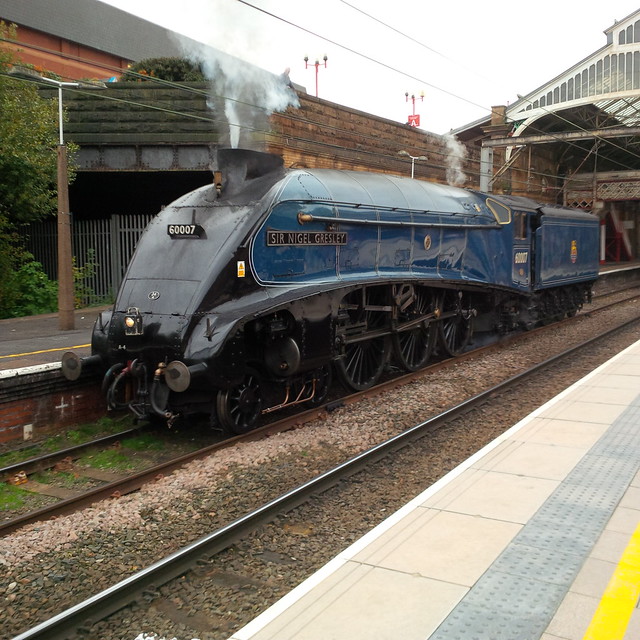 Photo of Sir Nigel Gresley steam loco at Preston station, 28-10-14