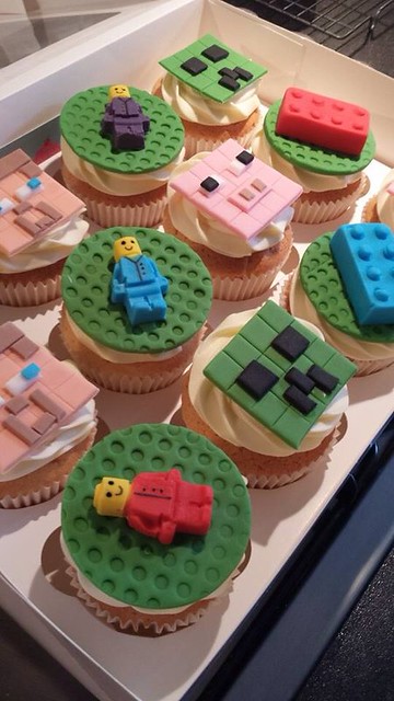 Lego and Mine craft cupcakes