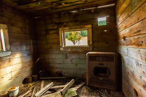house abandoned window view stove kittitascounty highway97