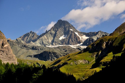 Großglockner (3798m) by PacotePacote, Großglockner or Grossglockner is the highest mountain of Austria, in Hohe Tauern, Tirolmountain land