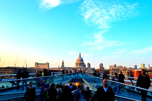 bridge sunset people london colours catedral sunny millenium loveit storms emotions enjoyyoutravel