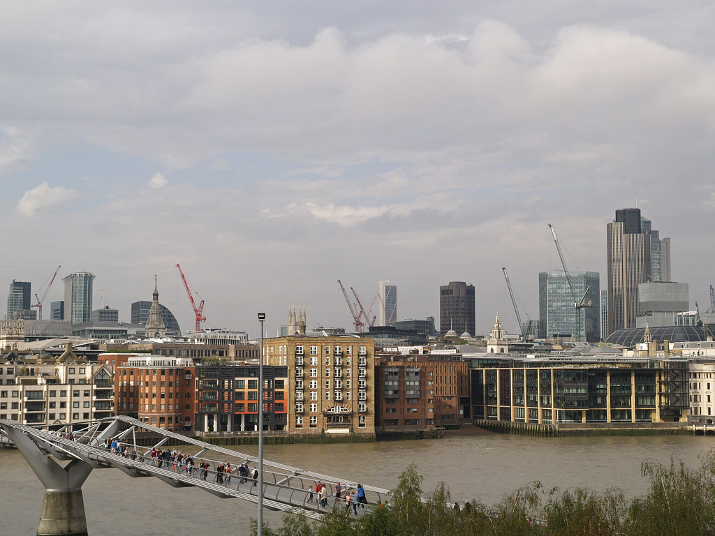 Millenium Bridge - Tate Modern - London