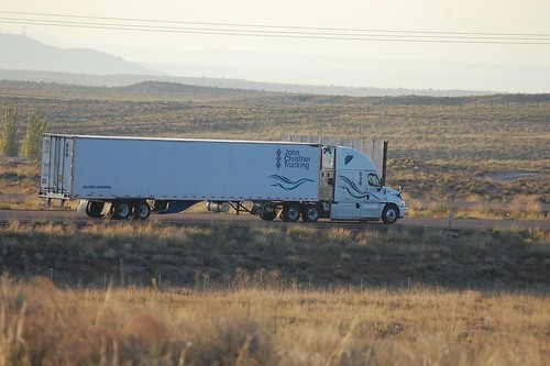 arizona truck trucker semi freight trucking haul 18wheeler bigrig interstate40 freightliner carriers holbrookaz nikond40 johnchristnertrucking 26oct2014