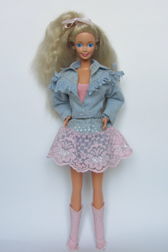 Feeling fun. Барби feeling fun 1988. Платье super Style Barbie 1988. Кукла Барби 1988 года. Denim fun Barbie.