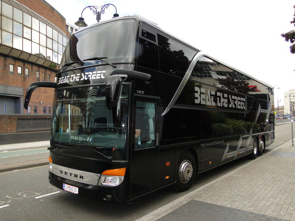 One Direction 'On The Road Again' Tour 2015 Beat The Street Tour Bus...