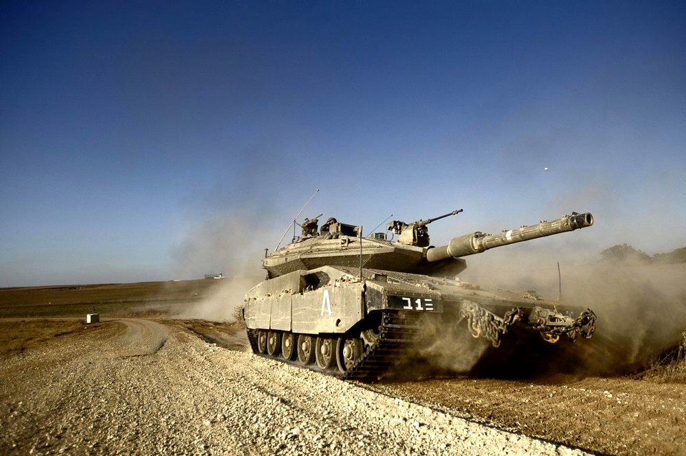 Merkava Mk 4 | An Israeli Merkava Mk 4 tank patrols the area… | Flickr