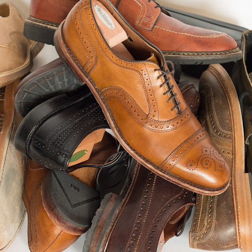 Men's Shoes | Shoes in a pile. Photo by Menswear Market. *Pl… | Flickr