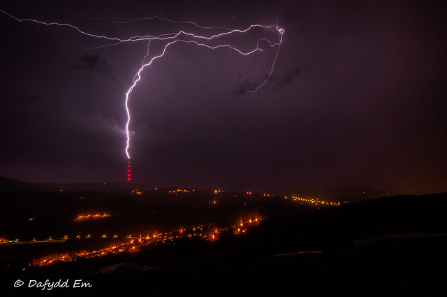 Lightning strikes the Arfon Transmitter (Polyn Nebo)