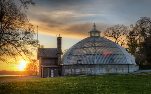 Victoria Greenhouse Sunset by henriksundholm.com, Perhaps you recognize Victoria Greenhouse from before? Perhaps not. But I've published several photo