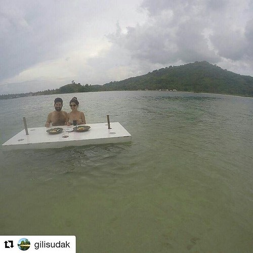 #Repost @gilisudak with @repostapp ・・・ #floating table#Nirvana Gili Sudak #gilisudak #antholidays #privateisland  #triptolombok #lombokindah #jalanjalankelombok #holiday #indonesia #paradise #honeymoon #bestbeaches #bestbeachever #snorkling #islandlife #i | by A&T Holidays Lombok