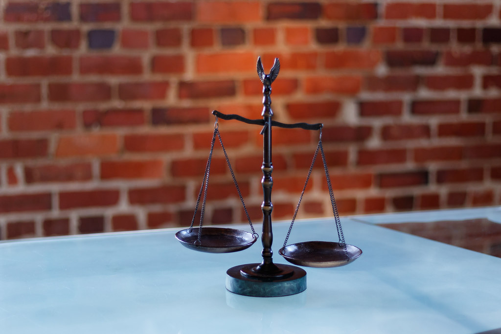 Scales Of Justice Statue When Using This Image Please Prov Flickr scales-of-justice-statue-when-using-this-image-please-prov-flickr