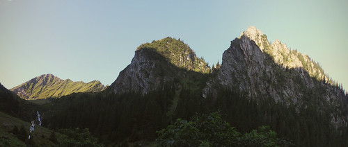 mountains hiking towers adventure explore backpacking romania chalet transylvania carpathians fagaras erdély tamás valea fogarasi románia havasok tornyok mészáros gerinctúra r3vision podragului podrág