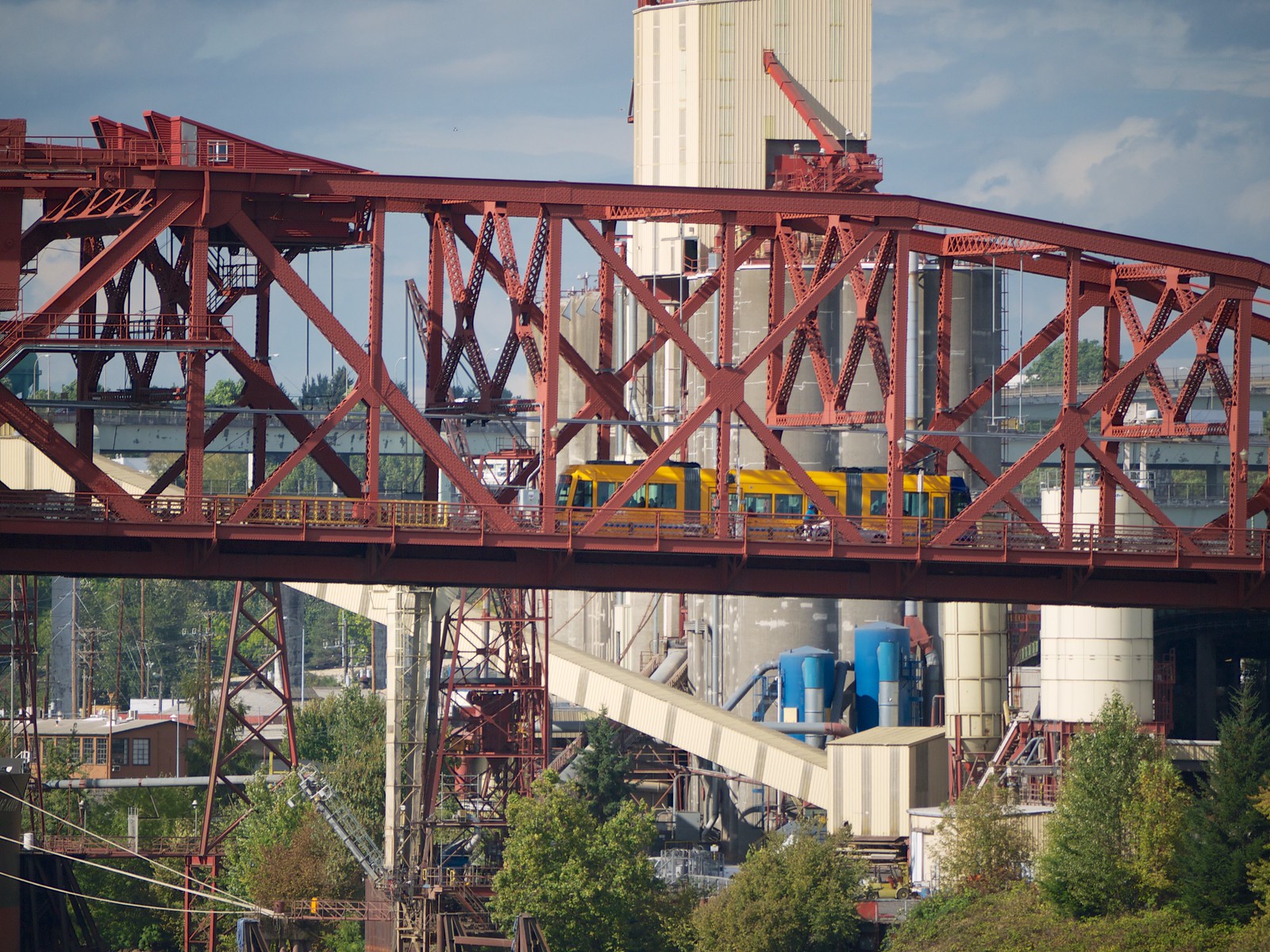 Portland Streetcar on Broadway Bridge