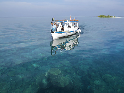 Vilamendhoo Excursion via Dhoni