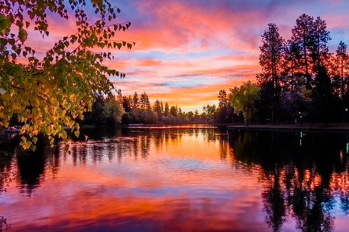 park oregon sunrise river mirror pond scenery northwest bend deschutes drake hdr