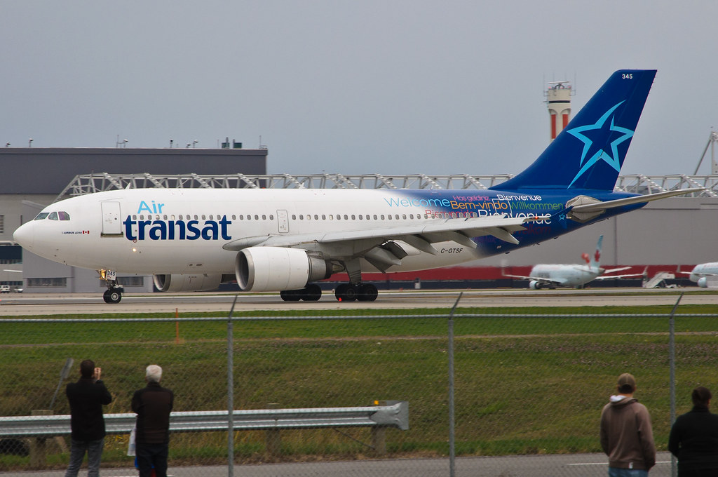 air-transat-boeing-737-800-f-gzhd-air-transat-s-first-ever-flickr