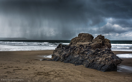 sea storm tourism beach weather rock wales clouds landscape moody sony llangrannog irishsea cardiganbay sonyalpha andyhough slta77 sonyzeissdt1680 andyhoughphotography