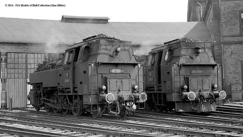 train germany deutschland bavaria eisenbahn railway zug db steam hof dampflok deutschebundesbahn 282t bahnbetriebswerk br86 class086 0862011 0868091