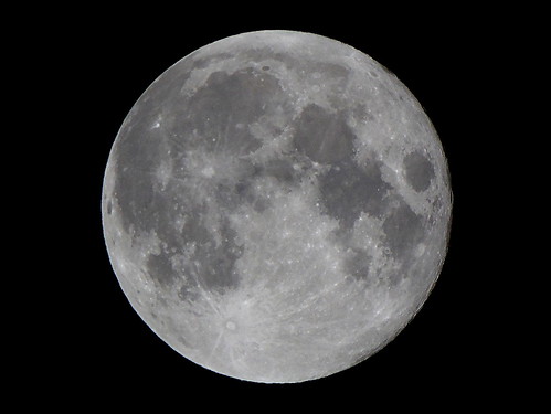 Full moon (60x, cropped)