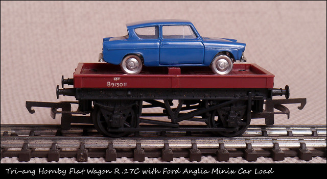 Tri-ang Hornby R17C Flat Wagon with Ford Anglia Minix Car Load P1020163