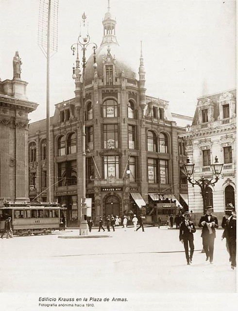 el edificio del bazar aleman Krauss de 1900, Calle Puente y Catedral, en Santiago 1900 ESSO