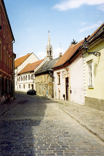 Pozsonyi utcarészlet/In the Old Town of Bratislava