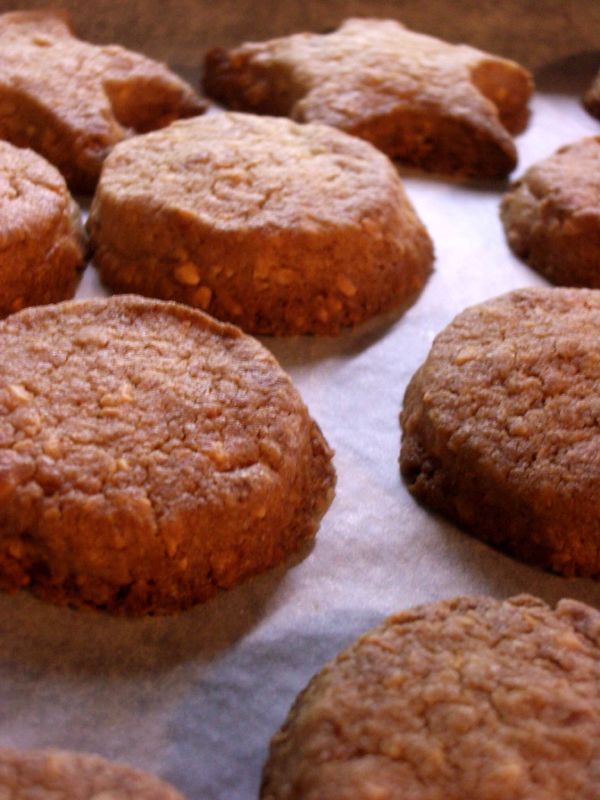 bake cinnamon cookies (almond & peanuts)