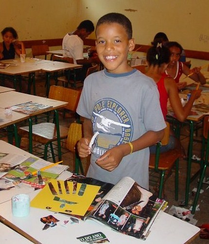Alunos da Escola Estadual Prof. Helon Gomide 2007 | De redding van het ...