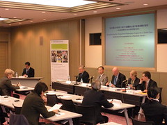 Podium (v.l.): Botschafter Nobuysu Abe (JIIA), Ralf Fücks (HBS), Gudrun Wacker (SWP), Oliver Meier (Arms Control Association)