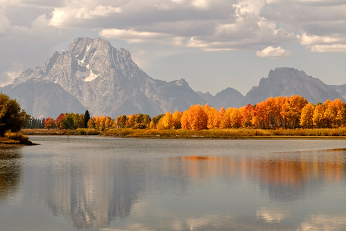 travel autumn trees mountains reflection nature colors clouds landscape geotagged nikon day cloudy explore snakeriver aspens wyoming tetons frontpage grandtetonnationalpark d300 cloudyday oxbowbend mtmoran 2470mmf28g regionwide projectweather bruceoakley