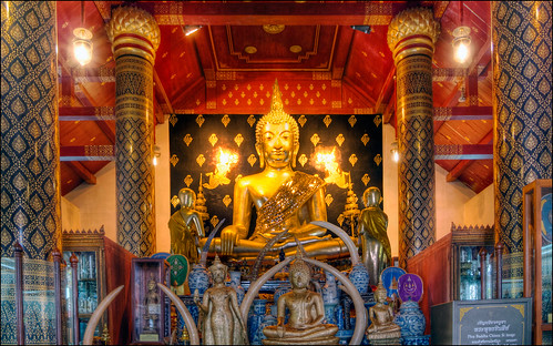Buddha in Phitsanulok by KonHenrik