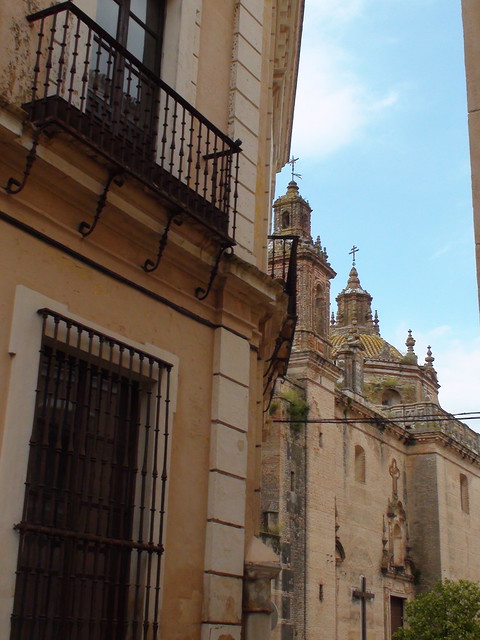 Vista exterior del Convento de las Descalzas. Carmona.